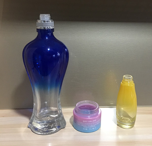 水性平博·pinnacle【中国】官方网站金属烤漆在酒瓶和化妆瓶上的运用